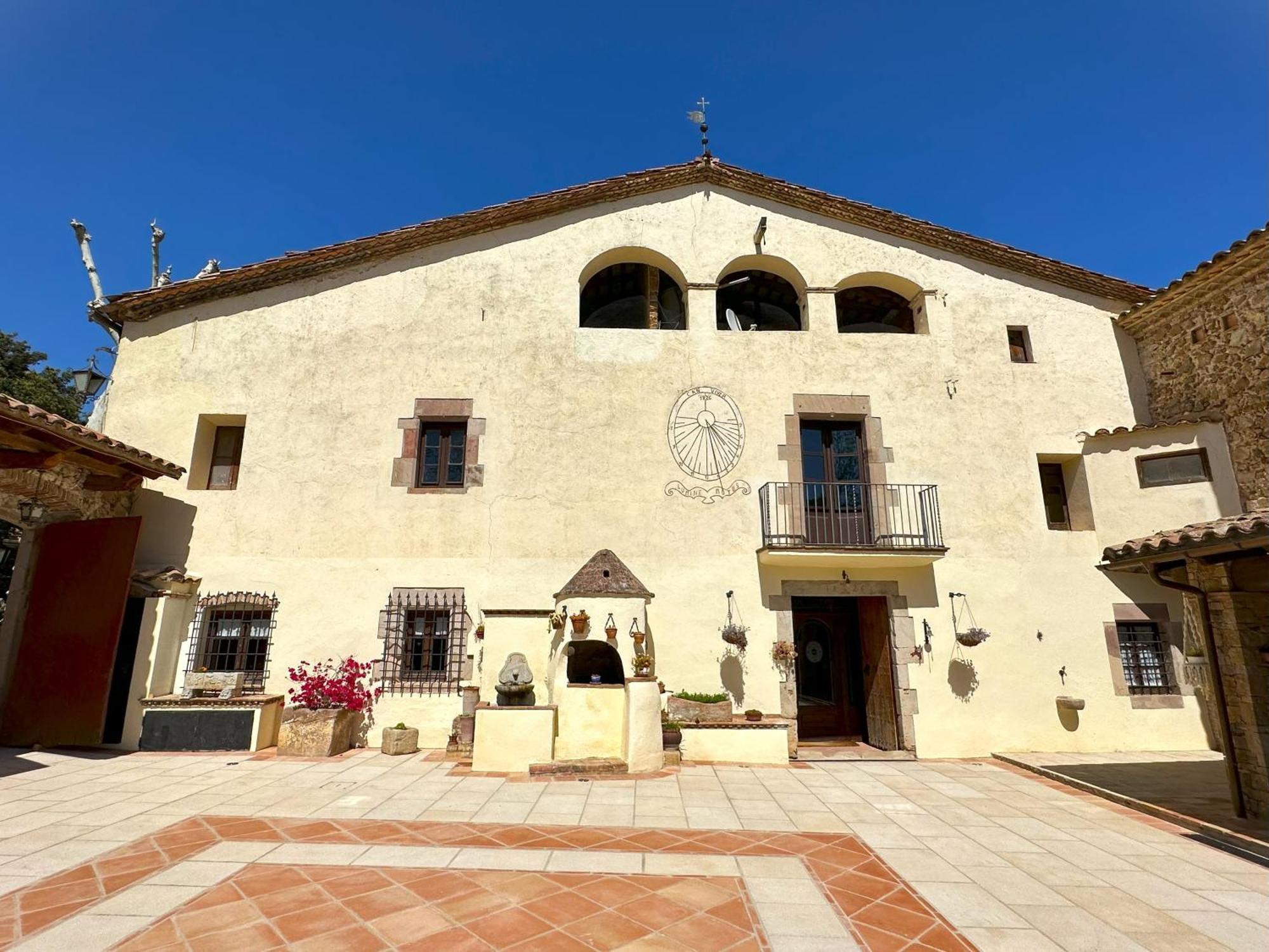 Masia Can Viver - Olive Oil Tourism B&B Bigues I Riells Extérieur photo