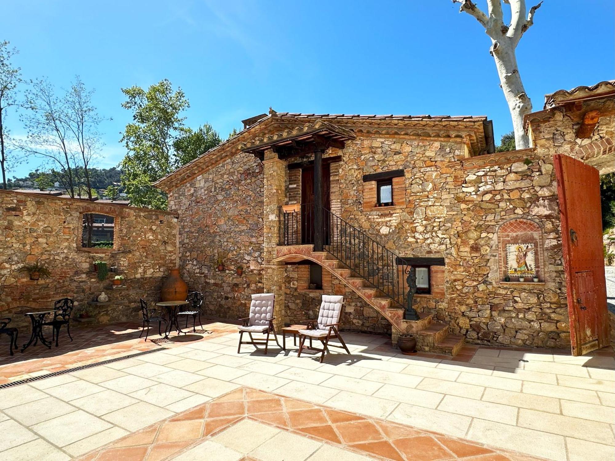 Masia Can Viver - Olive Oil Tourism B&B Bigues I Riells Extérieur photo
