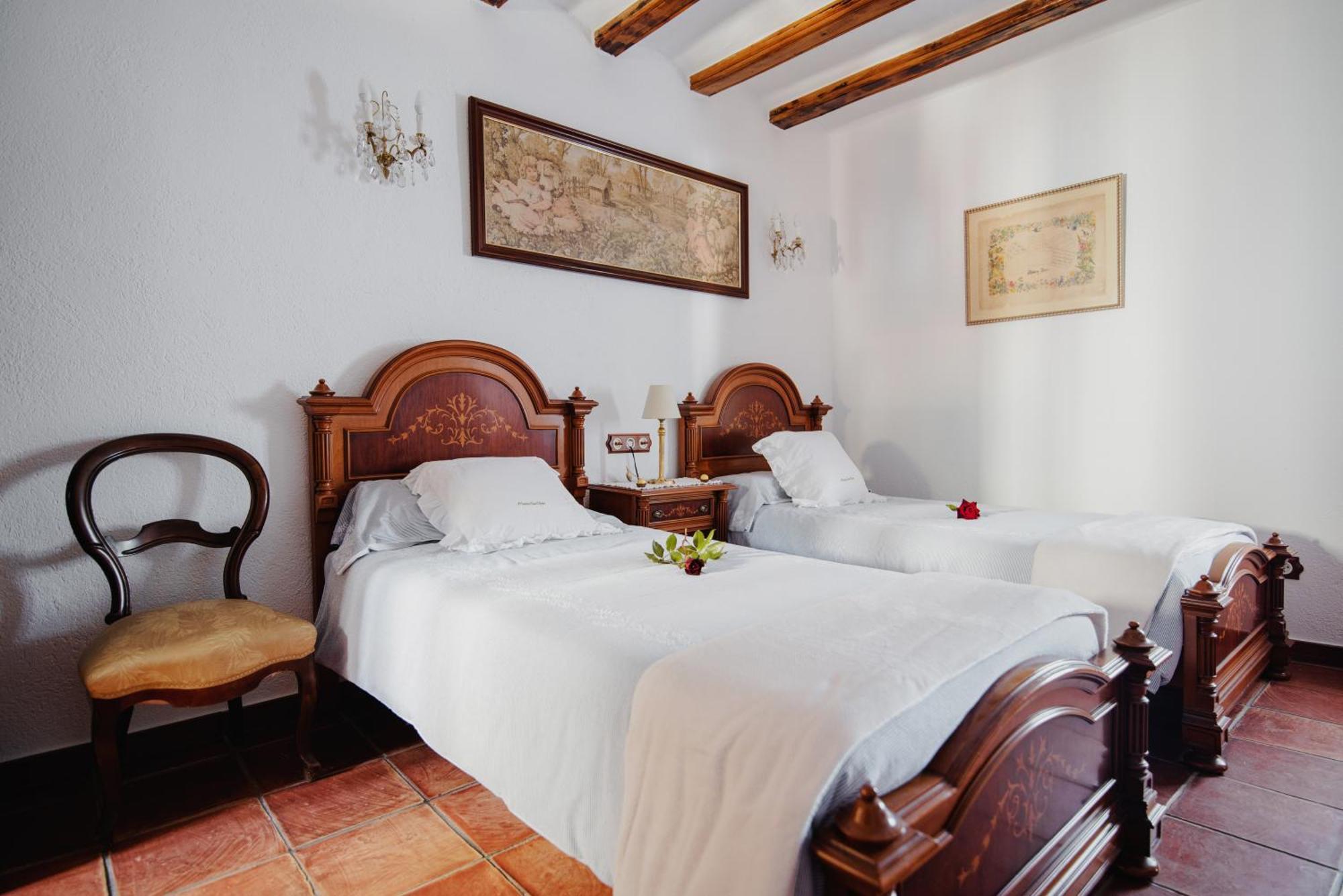Masia Can Viver - Olive Oil Tourism B&B Bigues I Riells Chambre photo