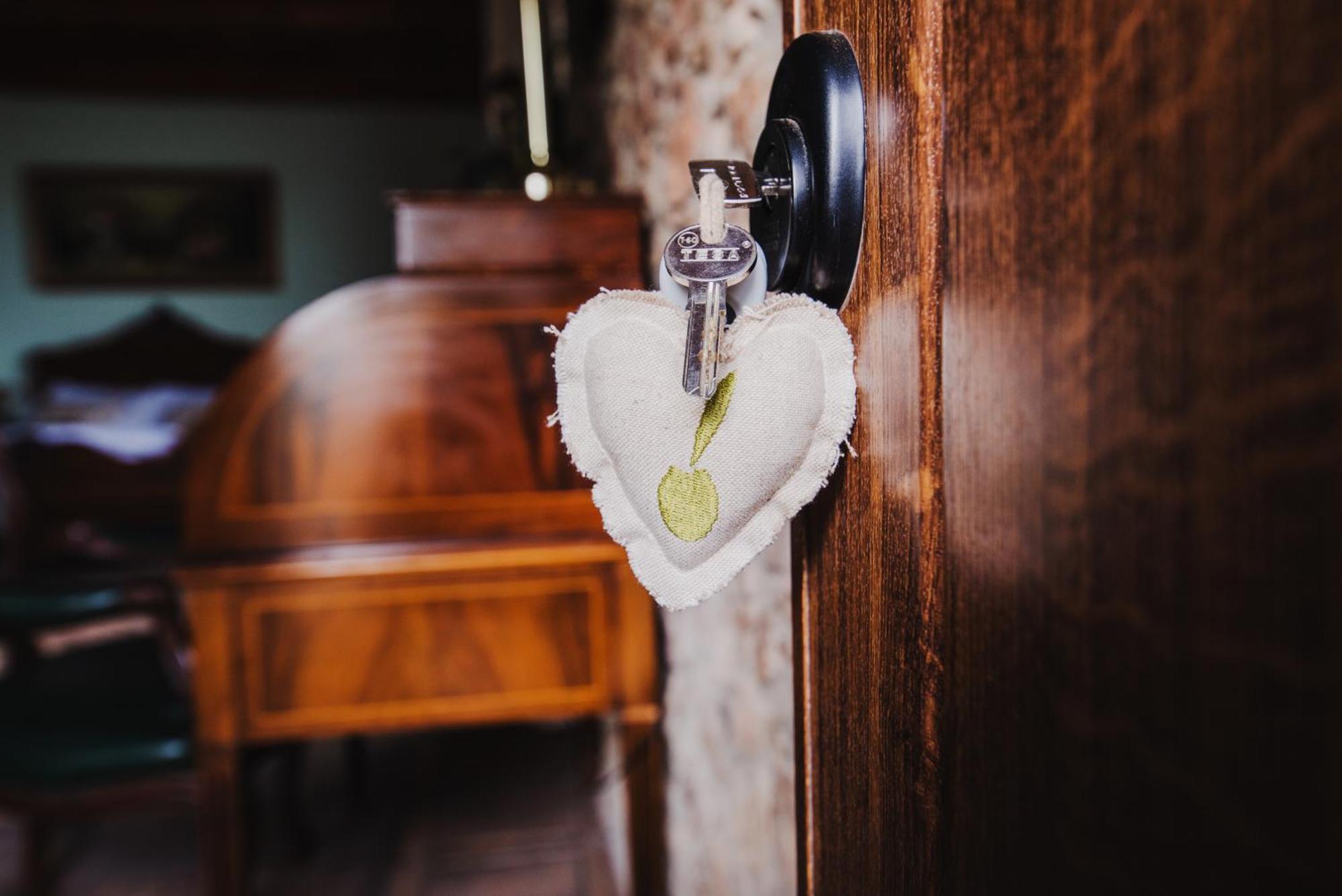 Masia Can Viver - Olive Oil Tourism B&B Bigues I Riells Chambre photo